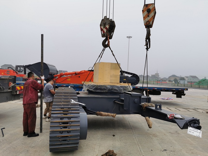 電動挖掘機安裝.jpg